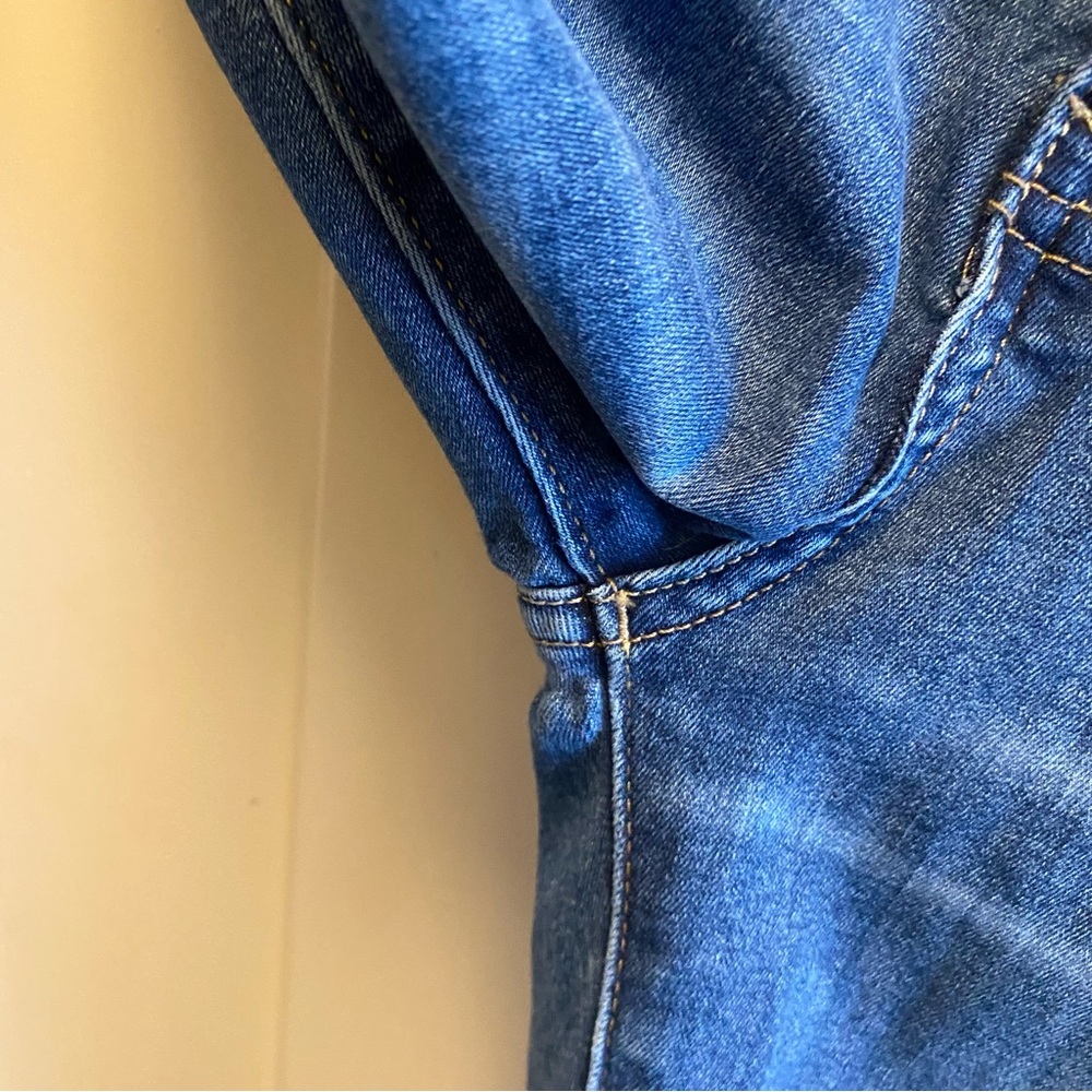 Lucky Brand-Blue Cropped Frayed Hem Jeans-Size 28 - Picture 5 of 11